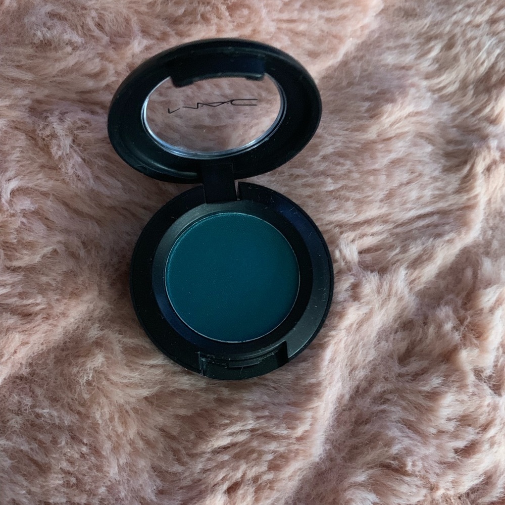 MAC Green Room Eye Shadow